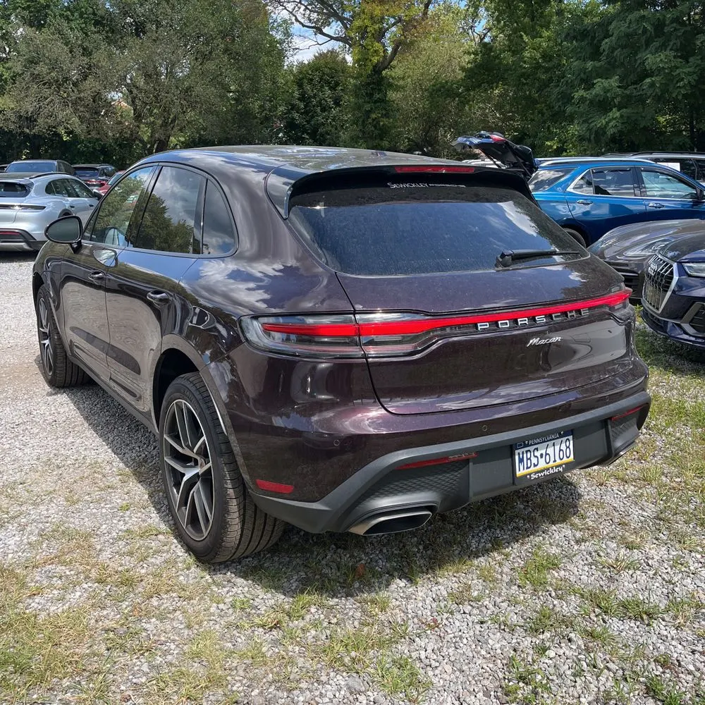 2025 Porsche Macan Base