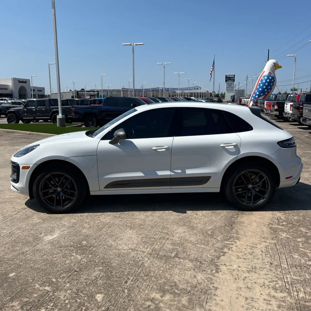 2024 Porsche Macan Base