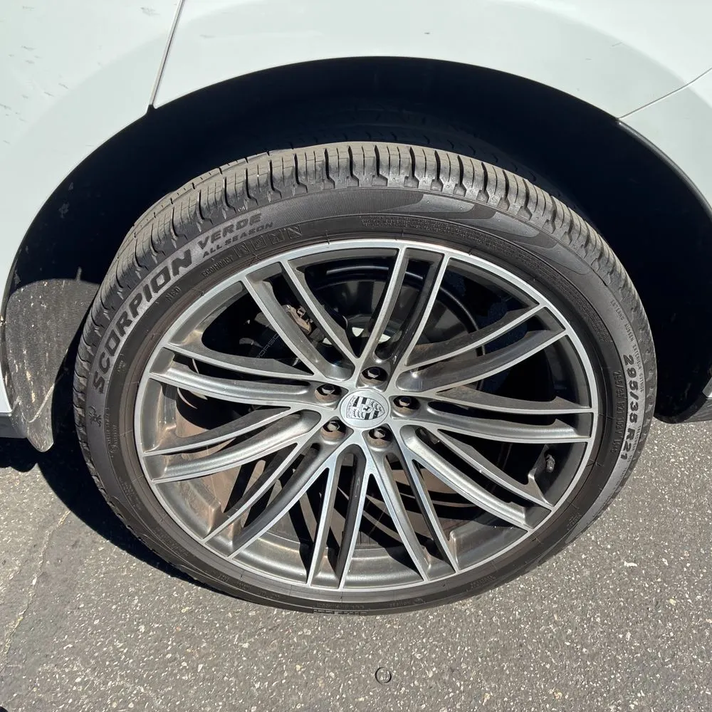 2024 Porsche Macan Base