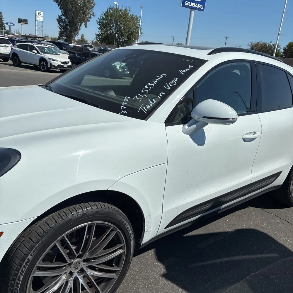 2024 Porsche Macan Base