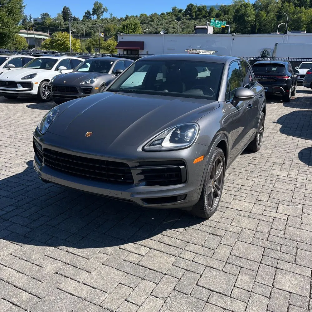 2022 Porsche Cayenne Base