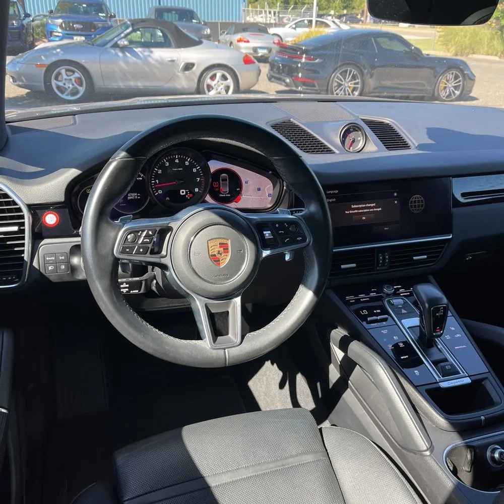 2022 Porsche Cayenne Base