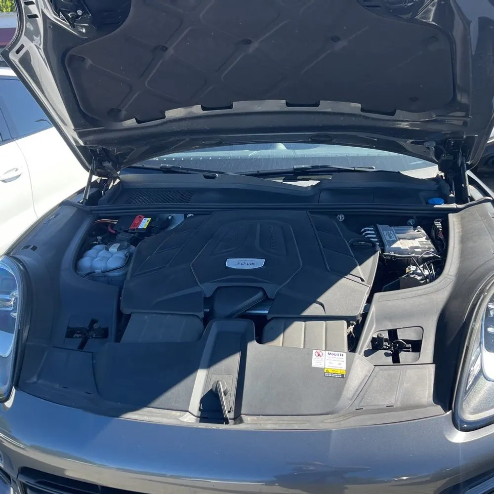 2022 Porsche Cayenne Base