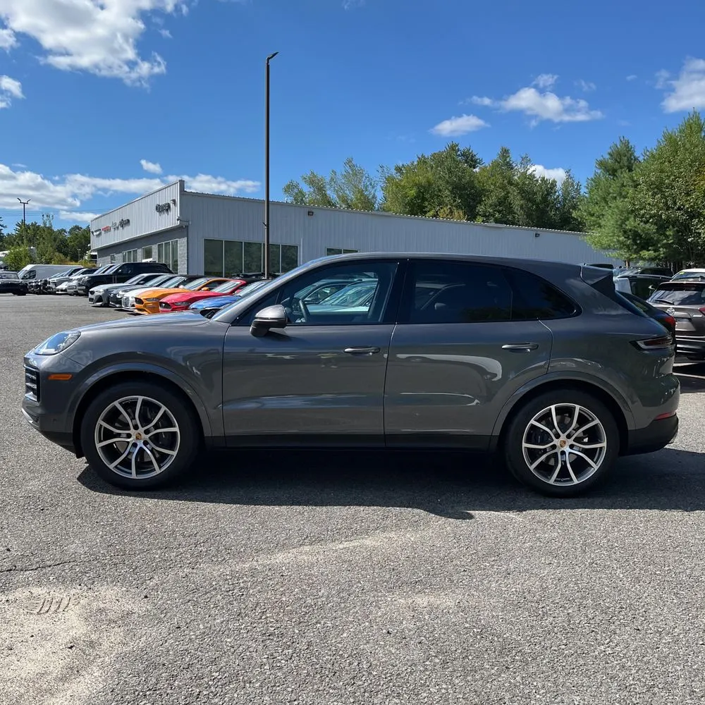 2025 Porsche Cayenne S 4D SUV