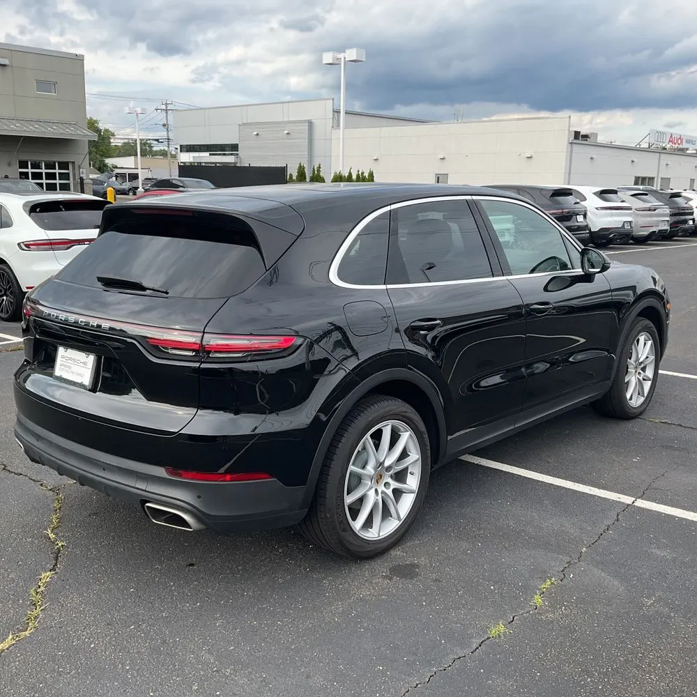 2023 Porsche Cayenne Base