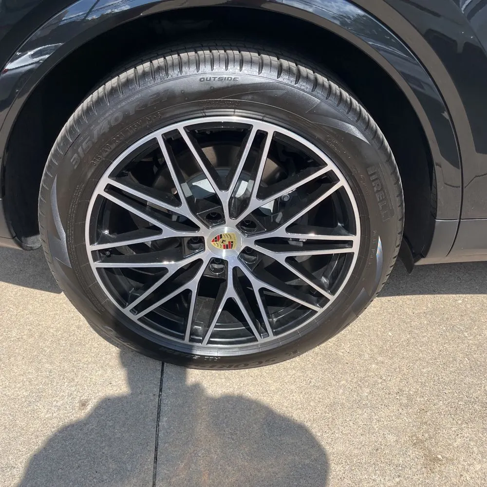 2024 Porsche Cayenne Base