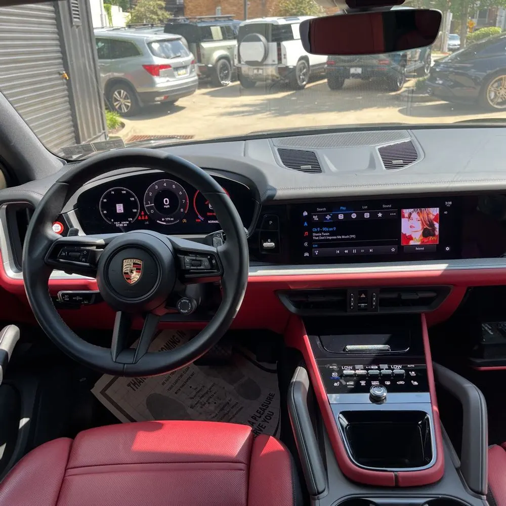2024 Porsche Cayenne Base