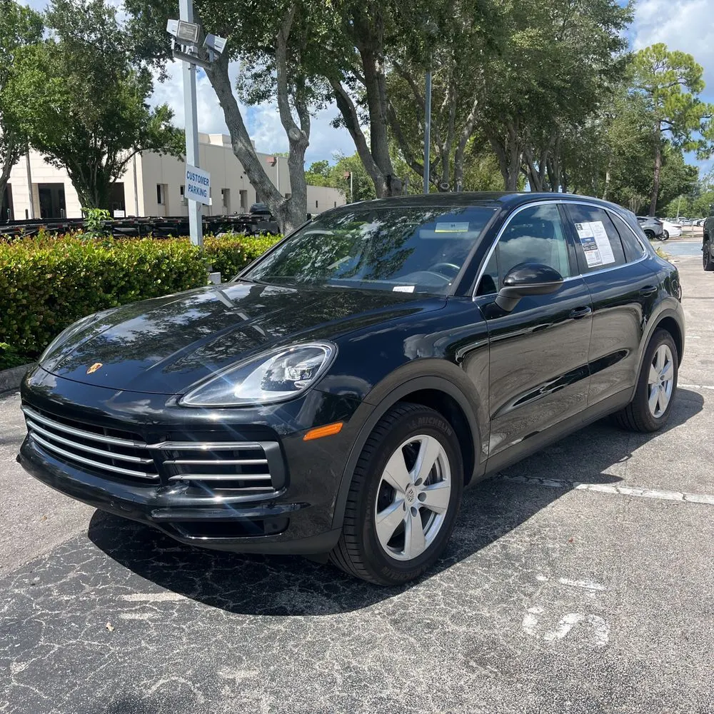 2022 Porsche Cayenne Base