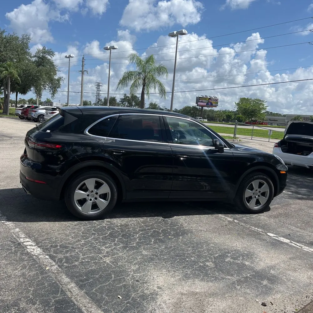 2022 Porsche Cayenne Base