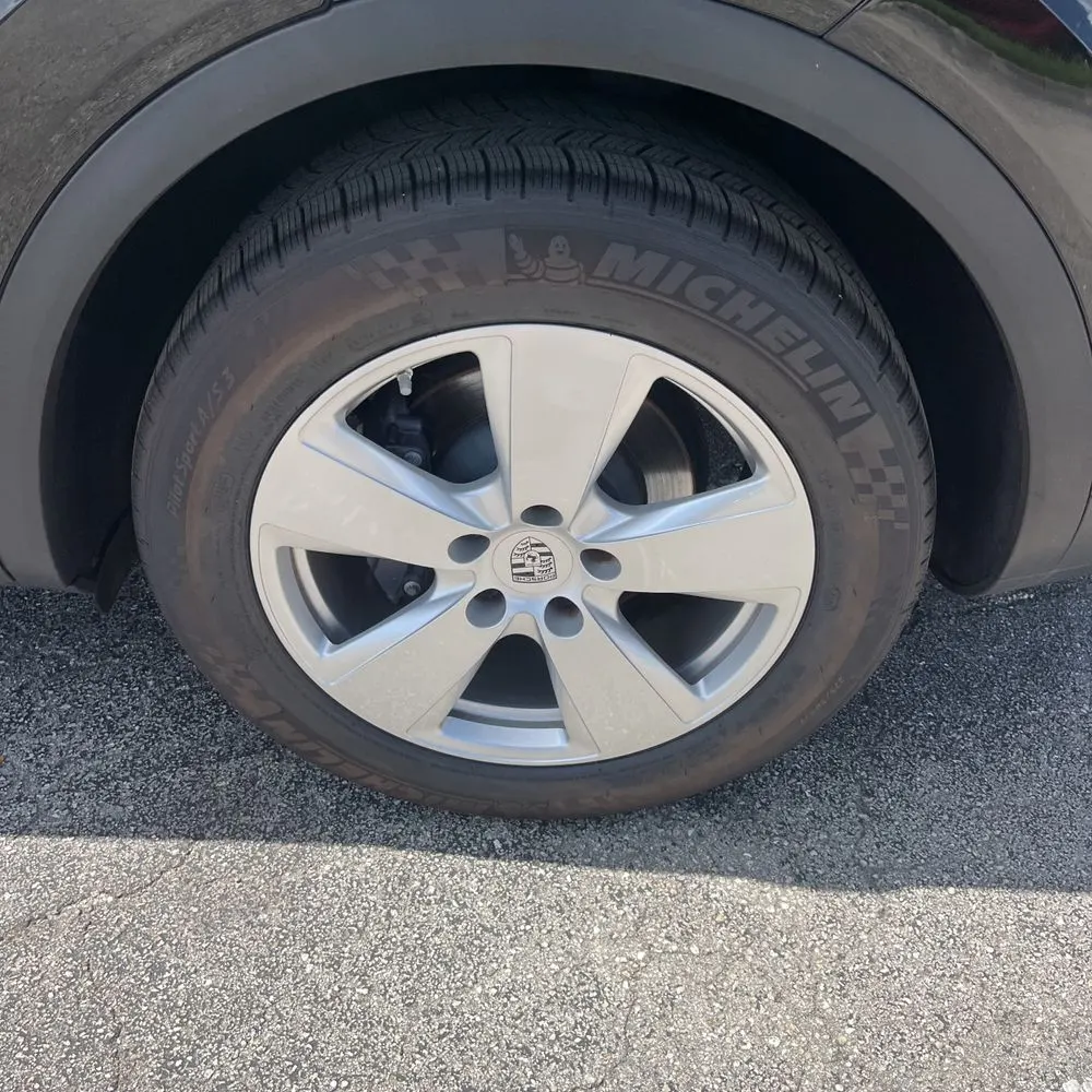 2022 Porsche Cayenne Base