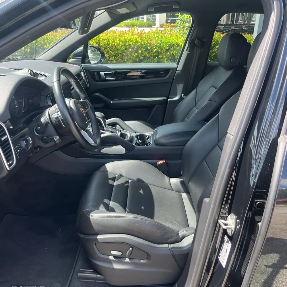 2022 Porsche Cayenne Base