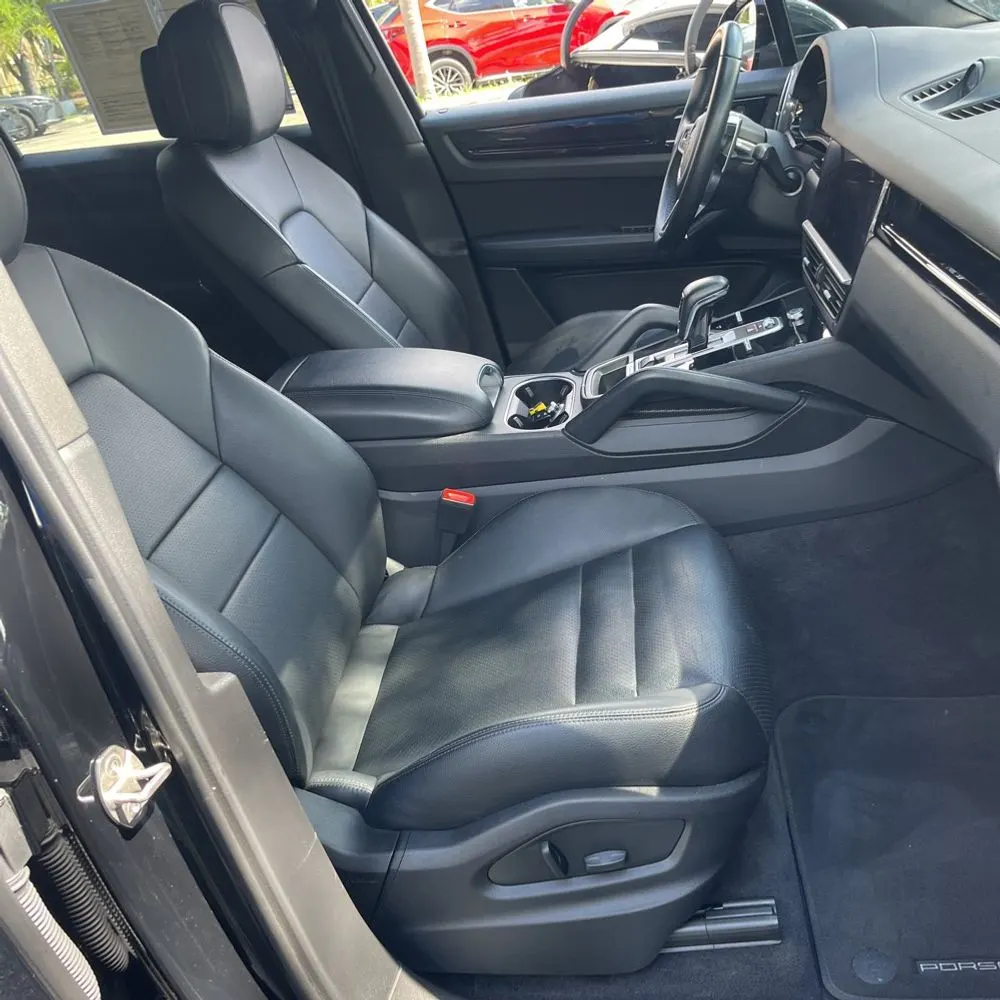 2022 Porsche Cayenne Base