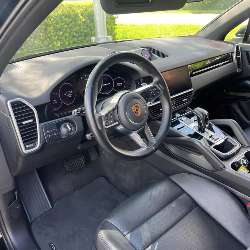 2022 Porsche Cayenne Base
