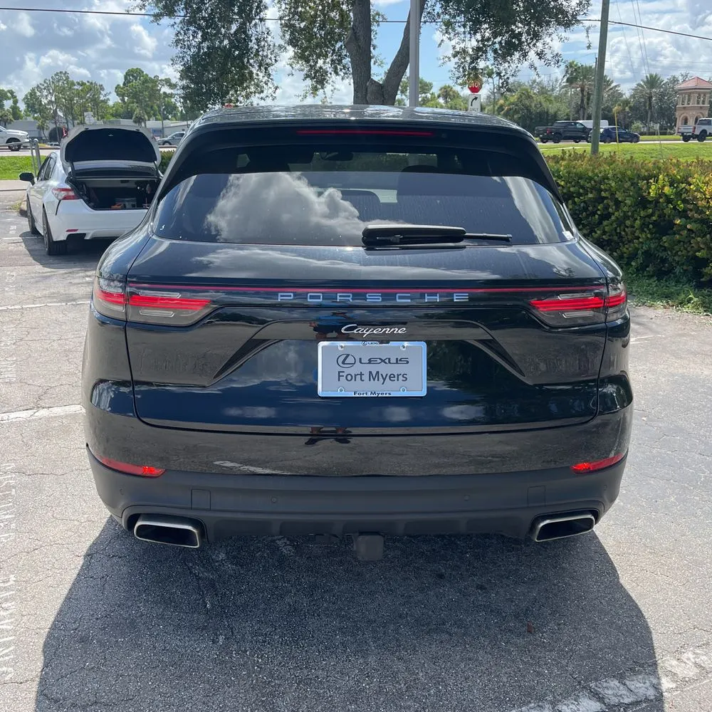 2022 Porsche Cayenne Base
