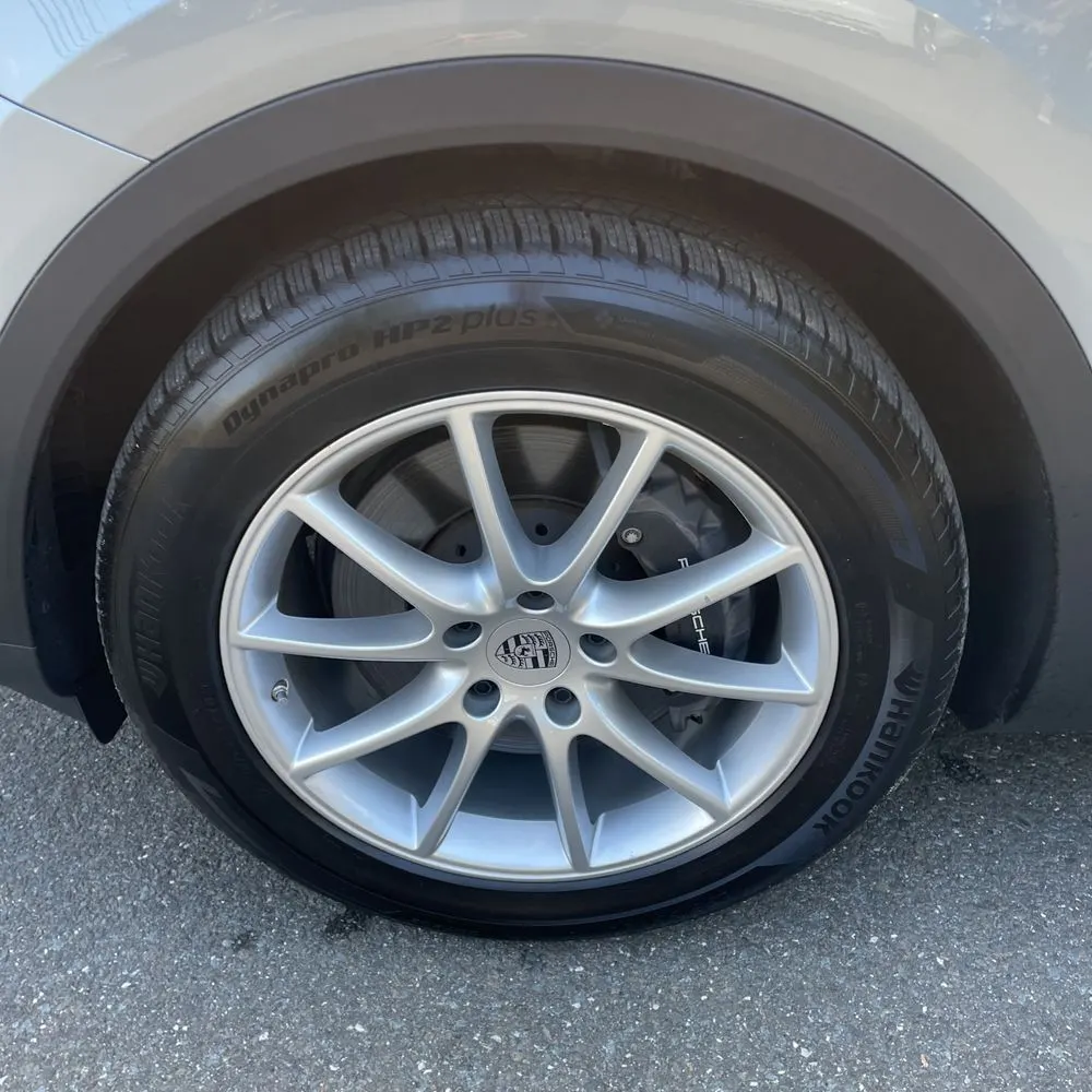 2024 Porsche Cayenne Base