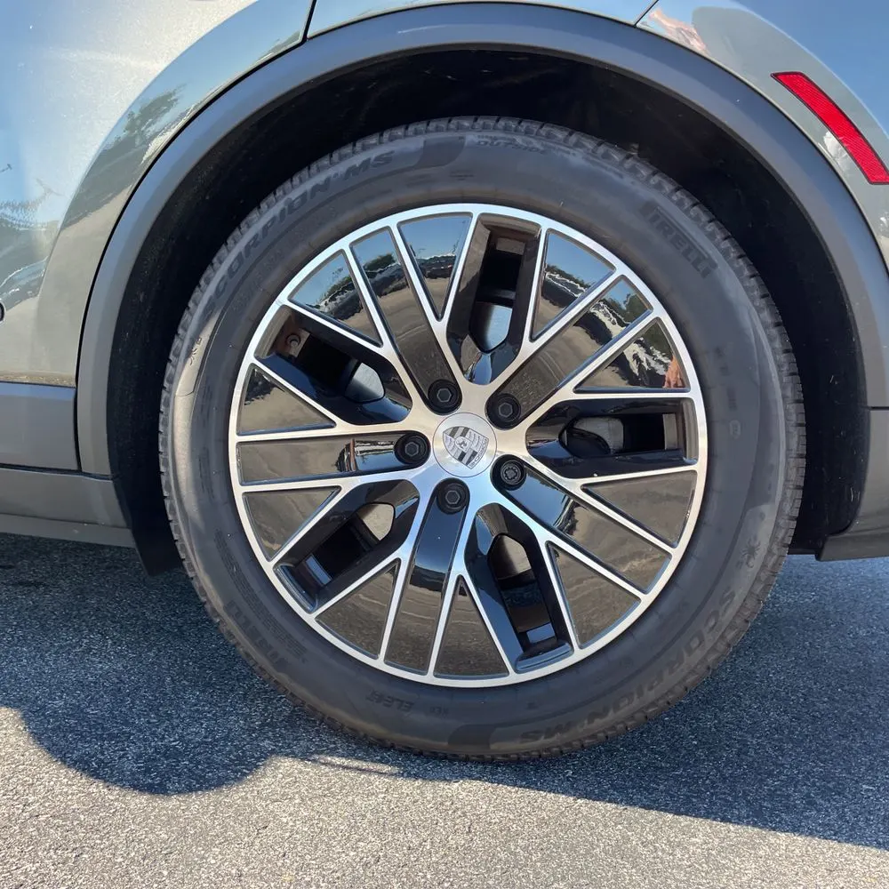 2025 Porsche Macan EV 4