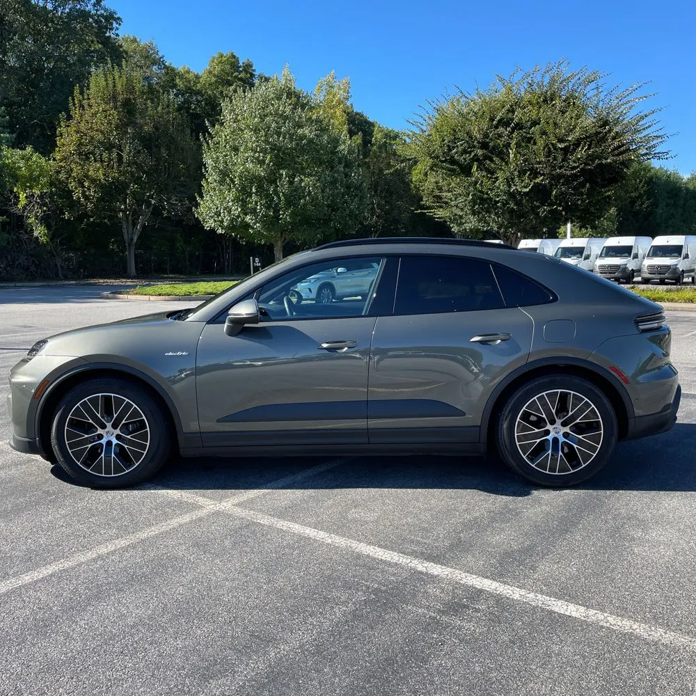 2025 Porsche Macan EV 4