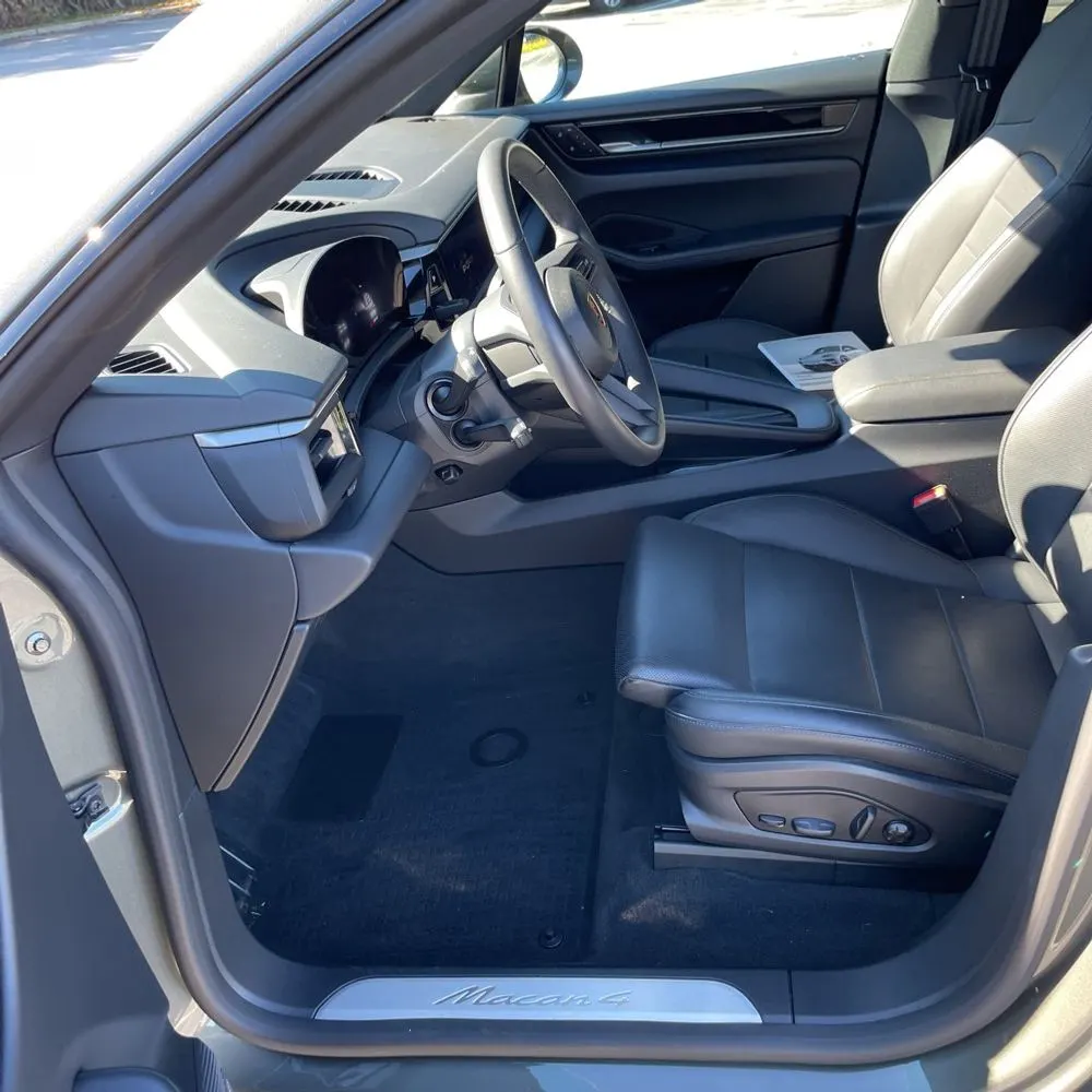 2025 Porsche Macan EV 4