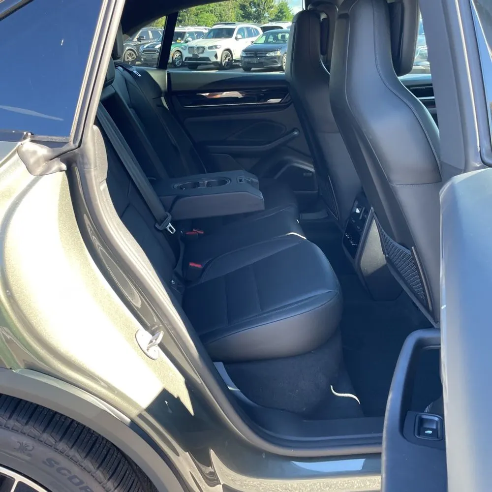 2025 Porsche Macan EV 4