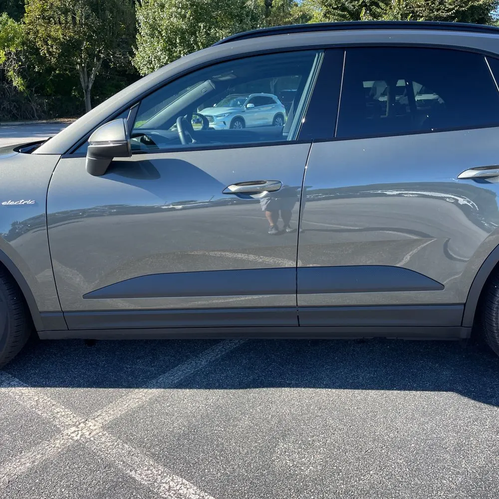 2025 Porsche Macan EV 4