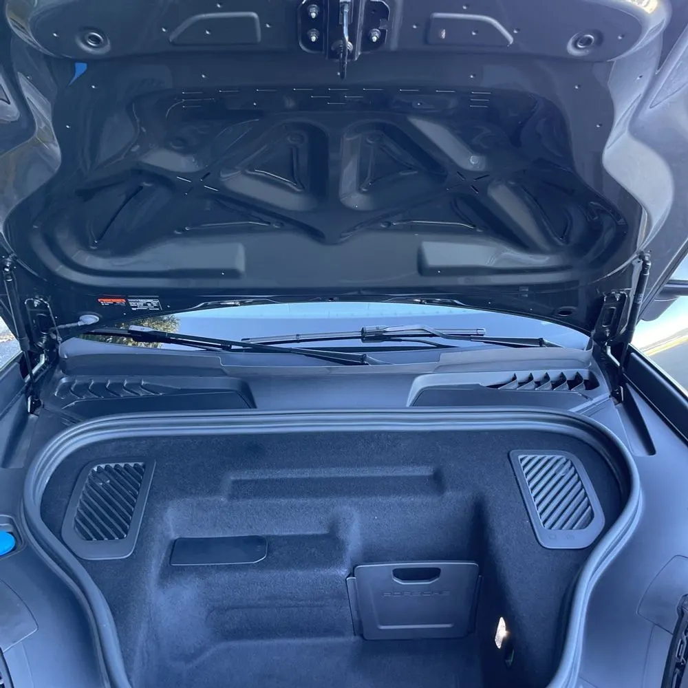 2025 Porsche Macan EV 4