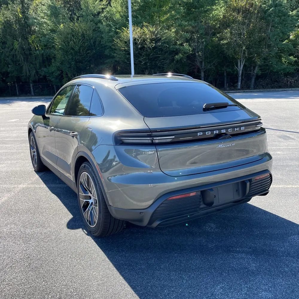 2025 Porsche Macan EV 4