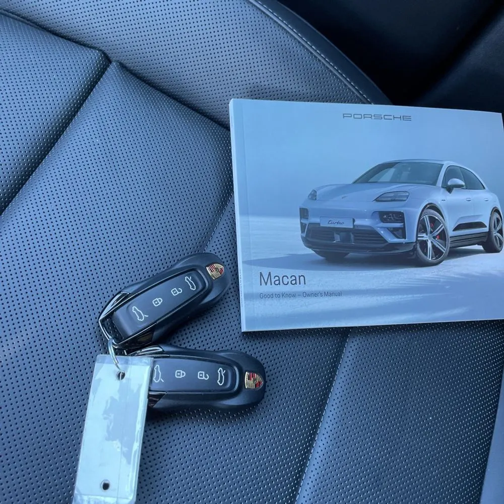 2025 Porsche Macan EV 4
