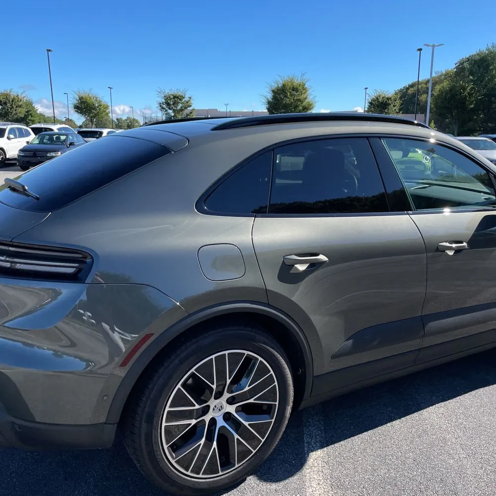2025 Porsche Macan EV 4