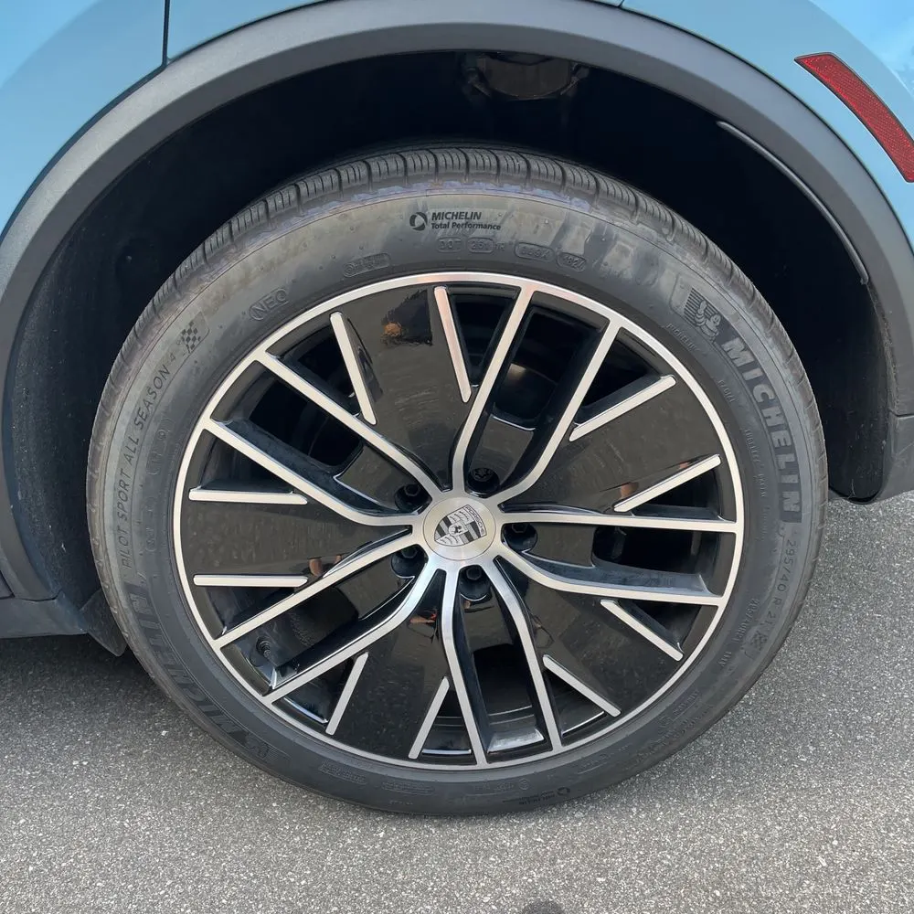 2024 Porsche Macan EV 4