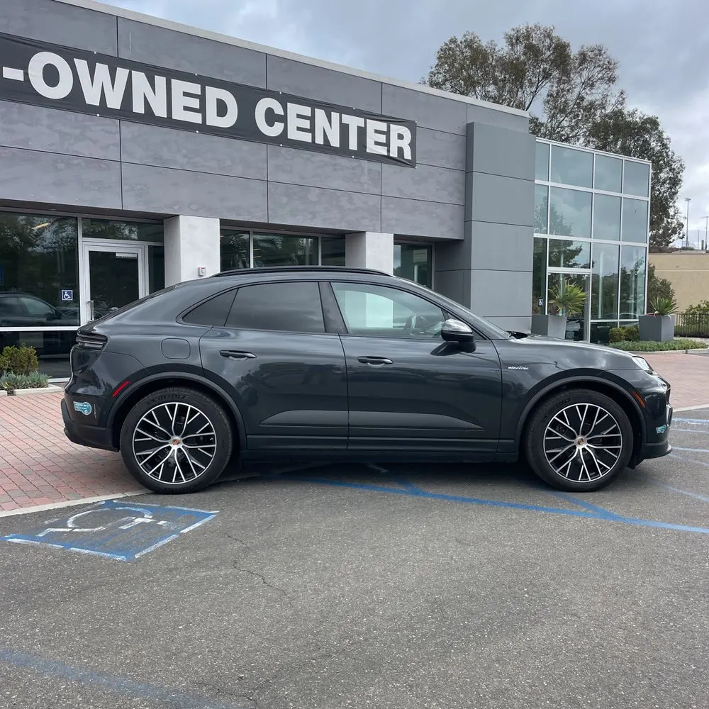 2024 Porsche Macan EV 4