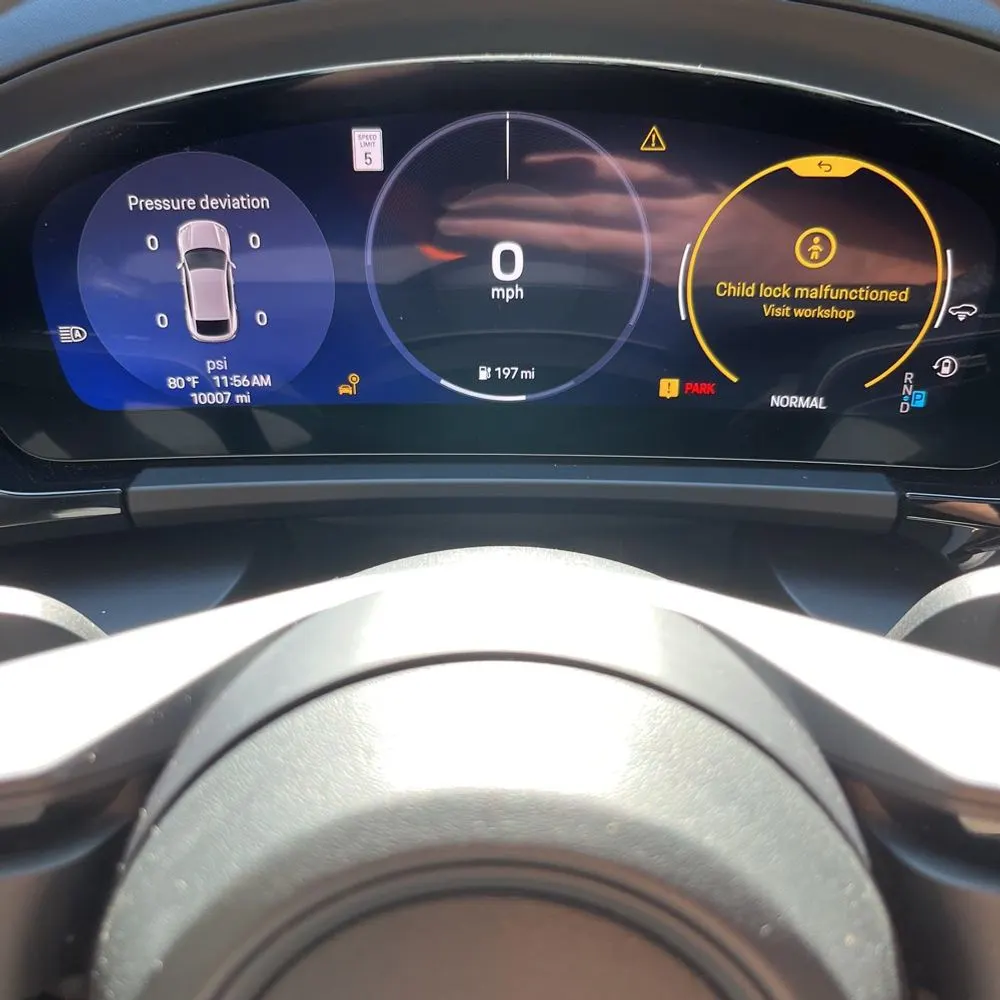 2024 Porsche Macan EV 4