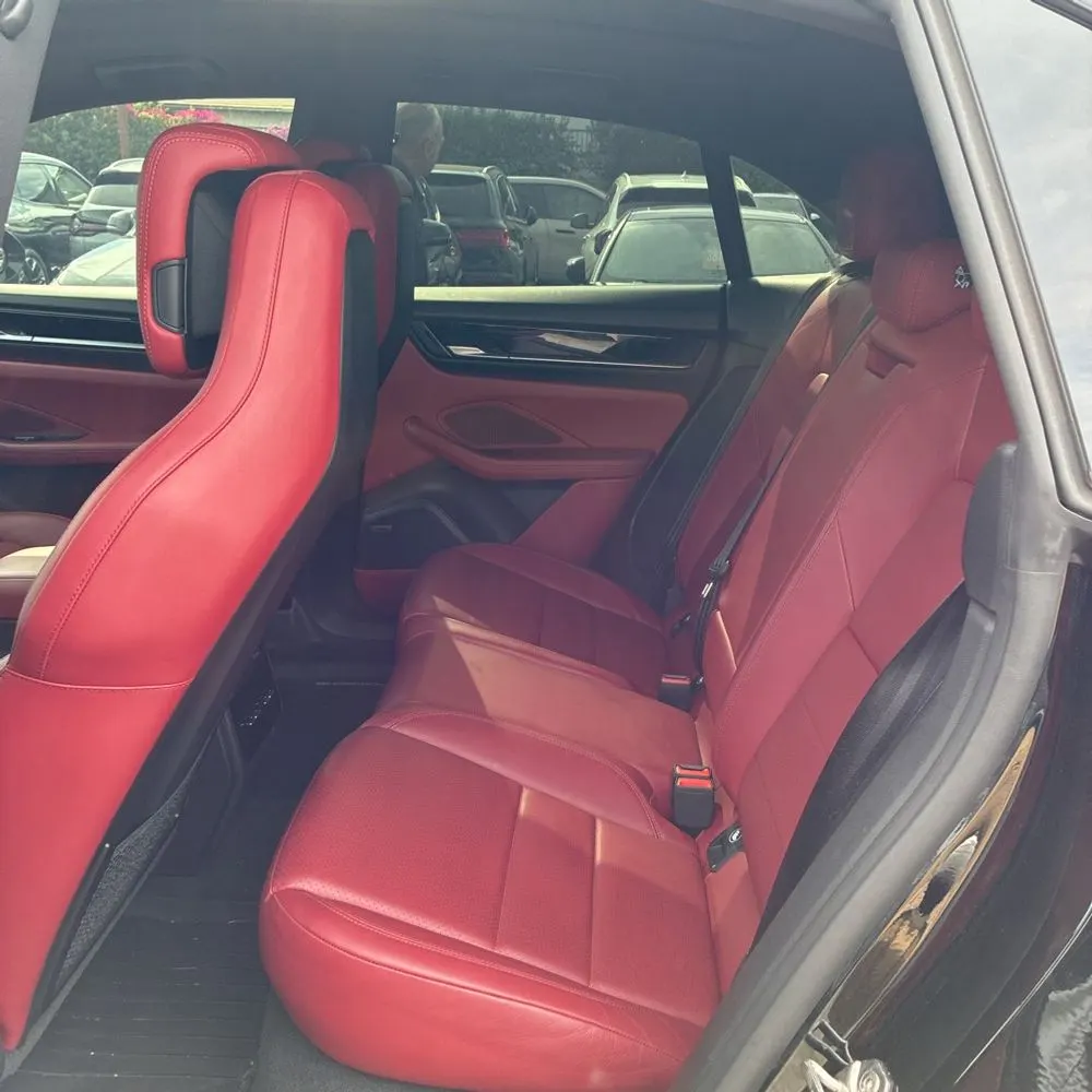 2025 Porsche Macan 4S Electric