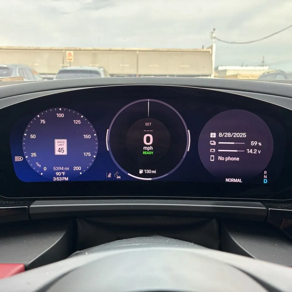 2025 Porsche Macan 4S Electric