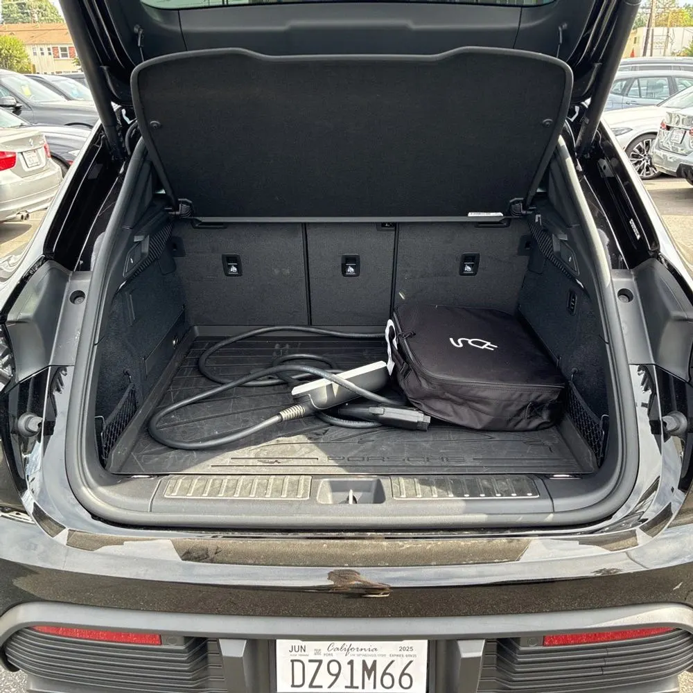 2025 Porsche Macan 4S Electric