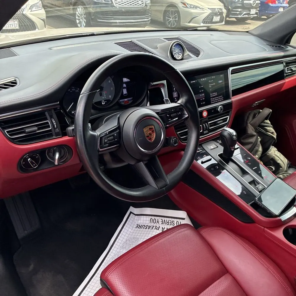 2022 Porsche Macan S