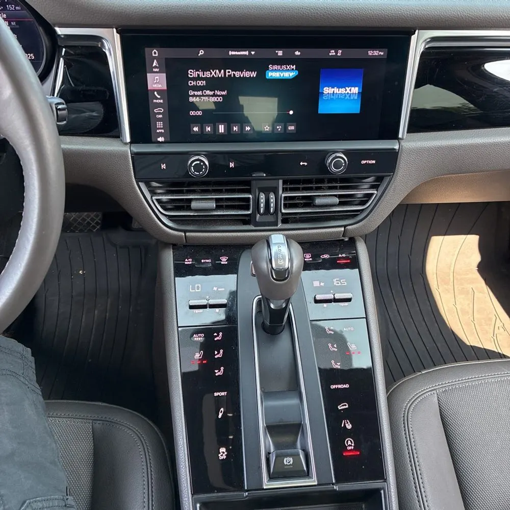 2022 Porsche Macan S
