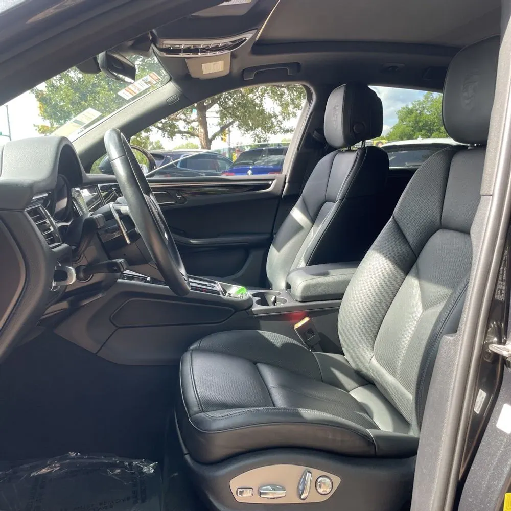 2022 Porsche Macan S