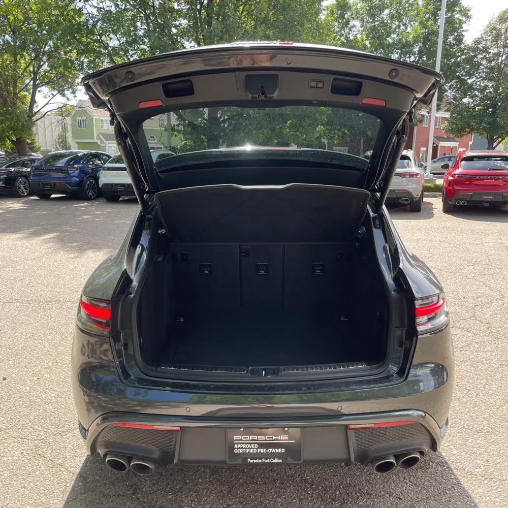 2022 Porsche Macan S