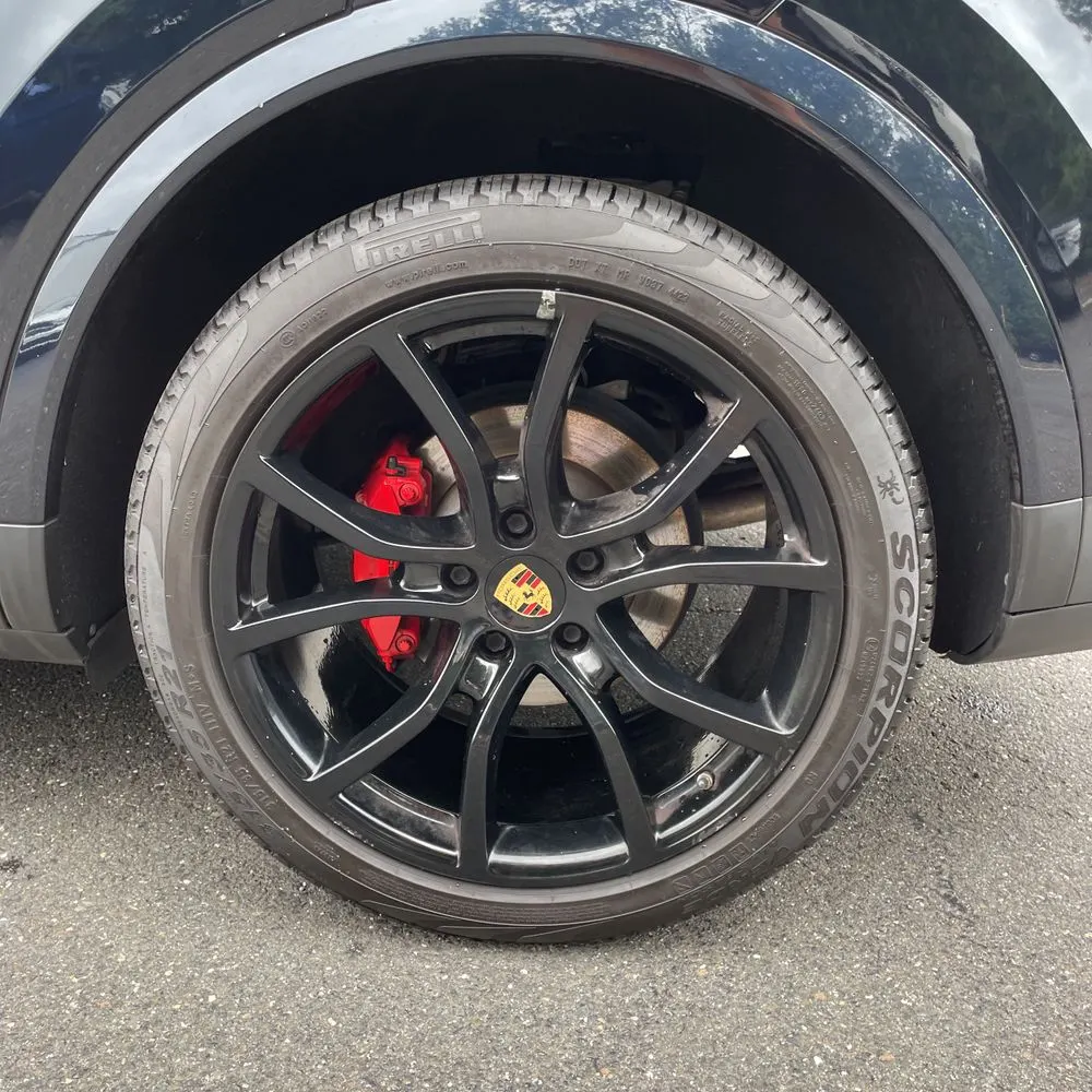2023 Porsche Cayenne Platinum Edition