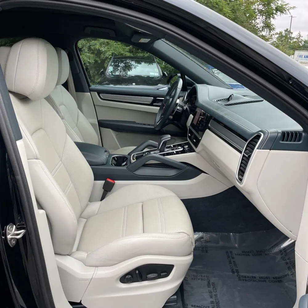 2023 Porsche Cayenne Platinum Edition