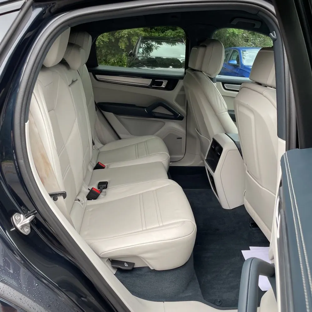 2023 Porsche Cayenne Platinum Edition