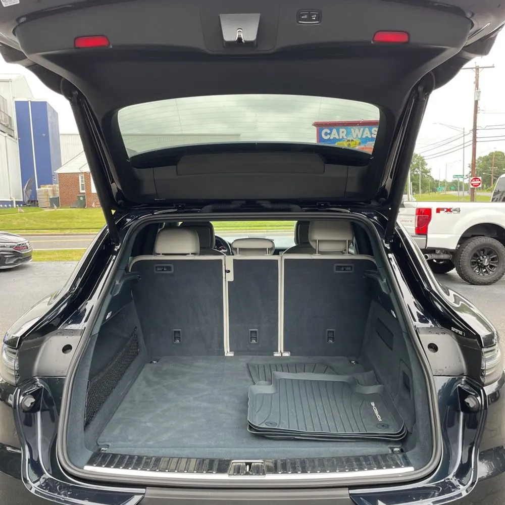2023 Porsche Cayenne Platinum Edition