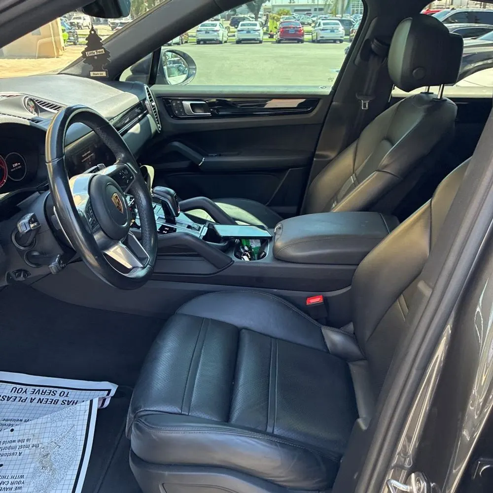 2022 Porsche Cayenne Base