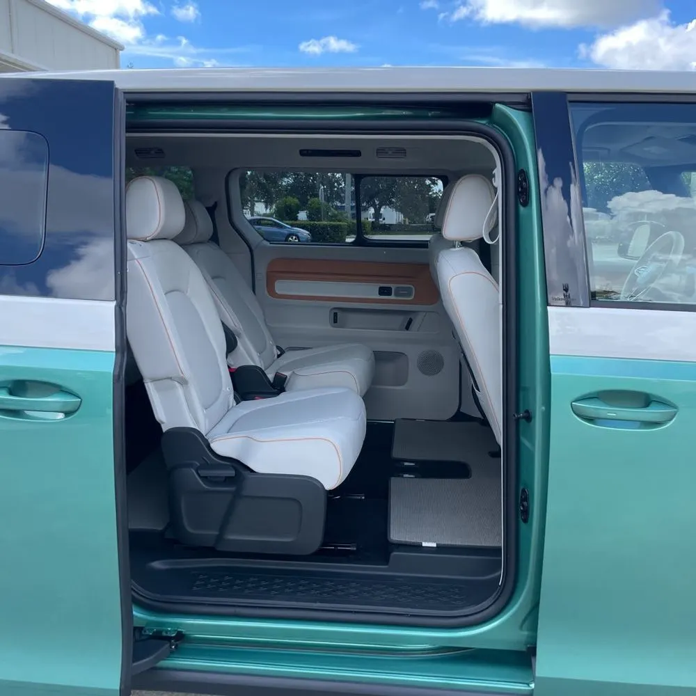 2025 Volkswagen ID Buzz  1st Edition 4Motion