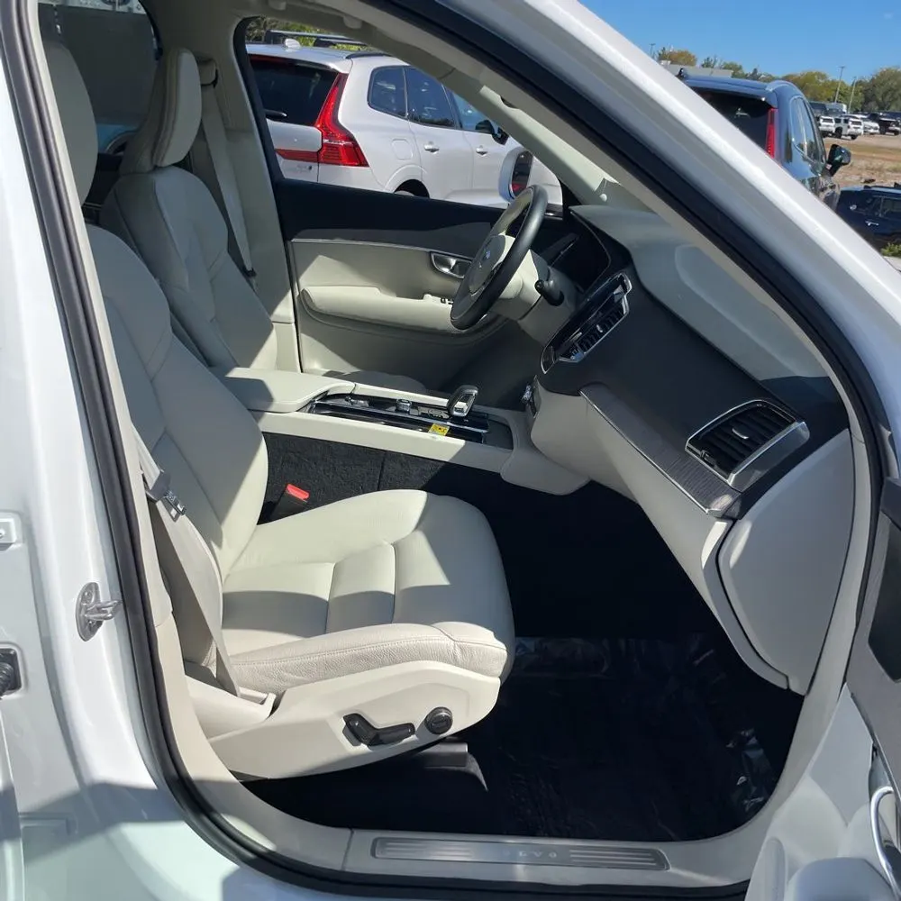 2024 Volvo XC90 B6 - Plus