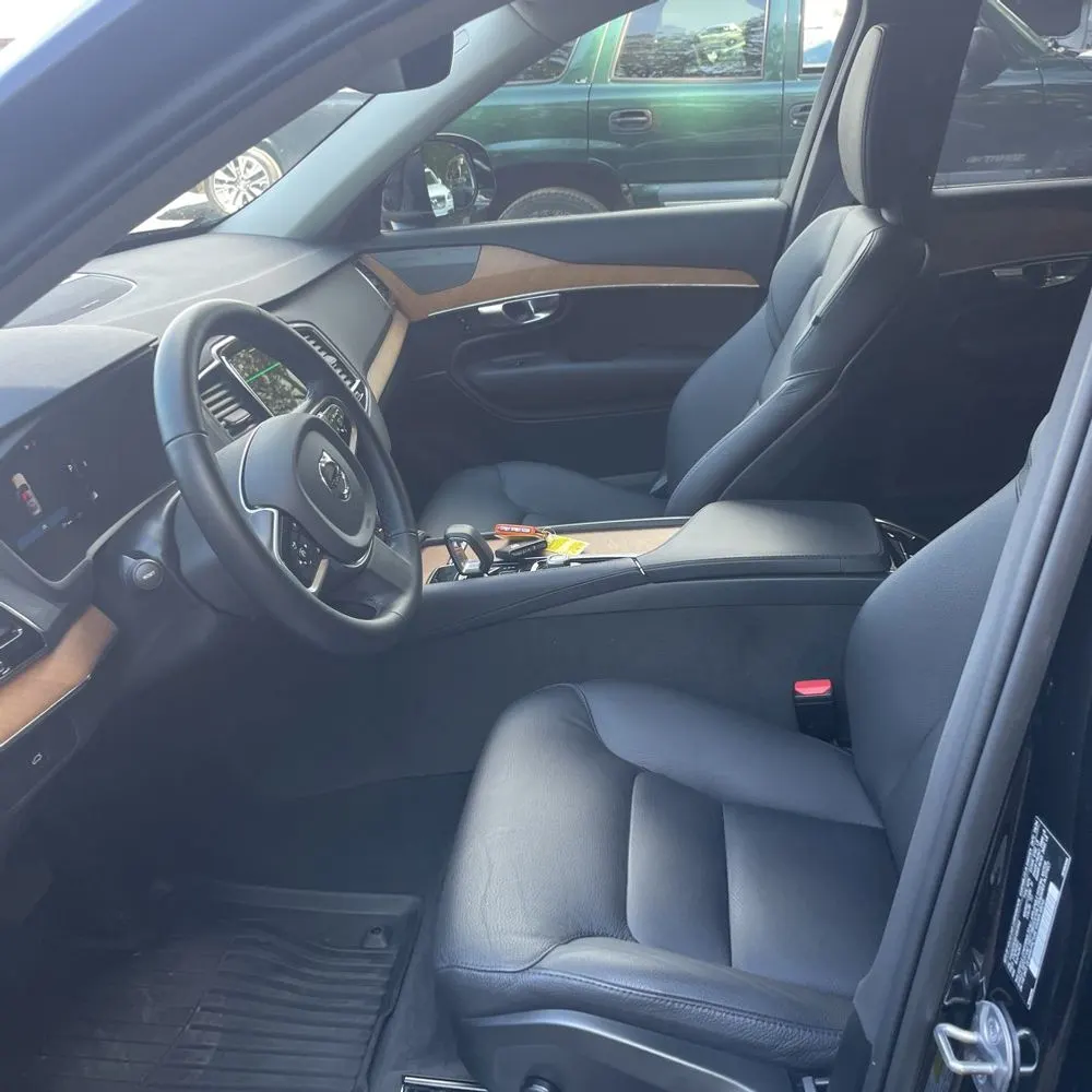 2025 Volvo XC90 B6 - Plus