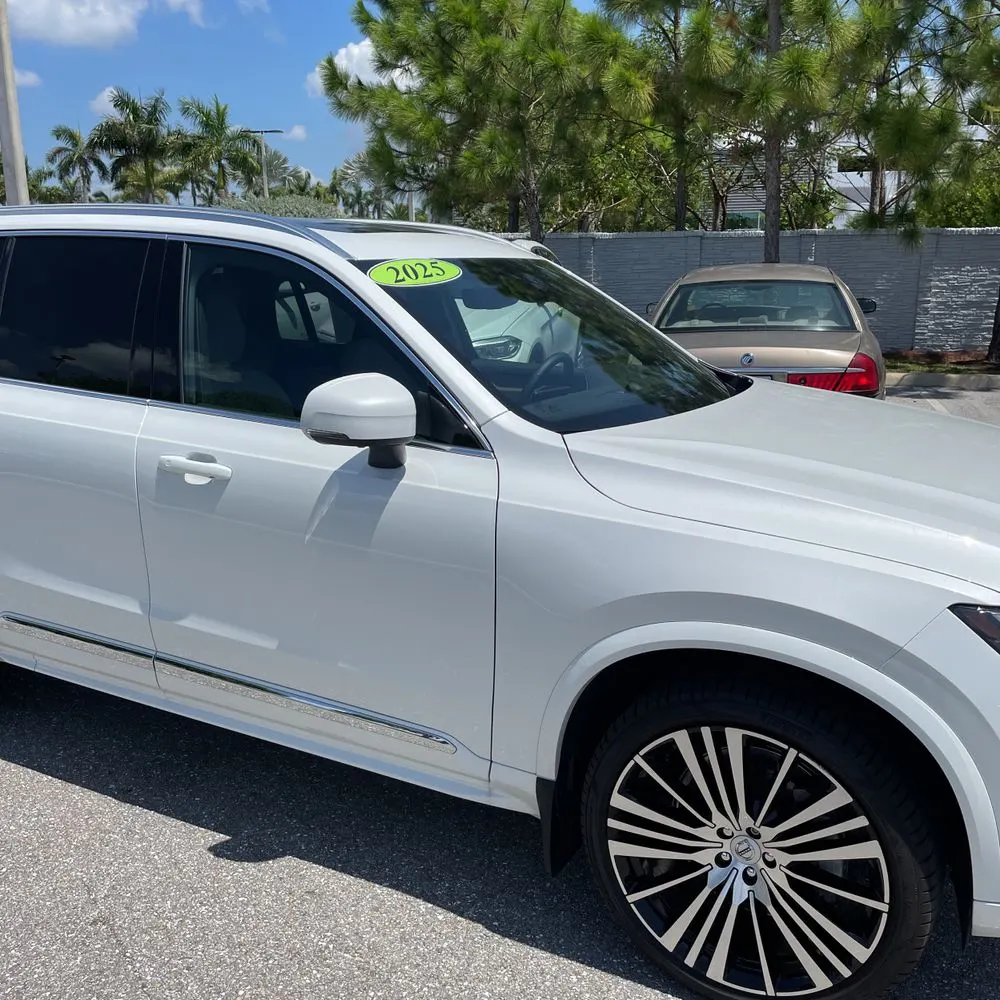 2025 Volvo XC90 B6 - Ultra