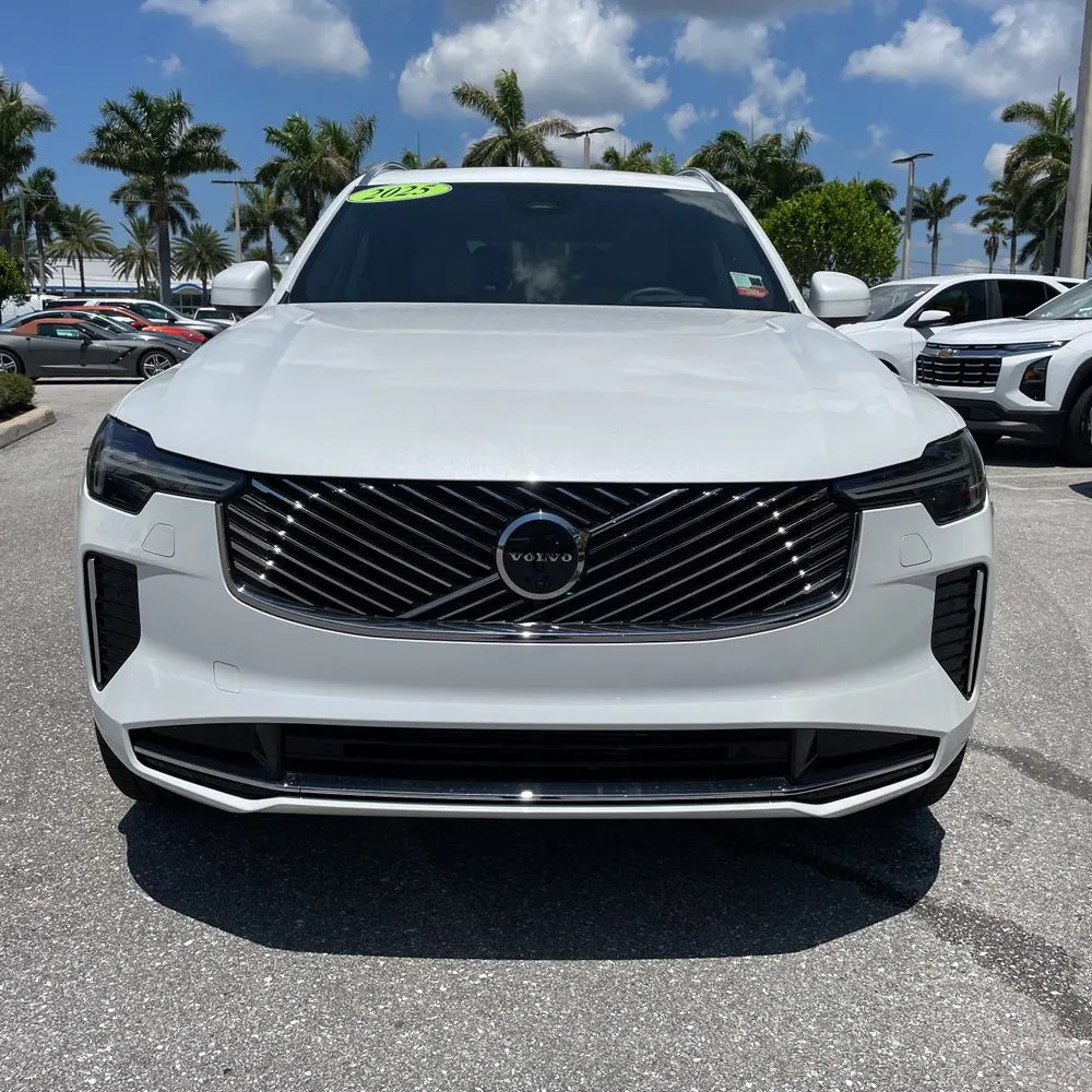 2025 Volvo XC90 B6 - Ultra