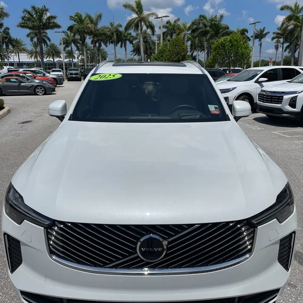 2025 Volvo XC90 B6 - Ultra