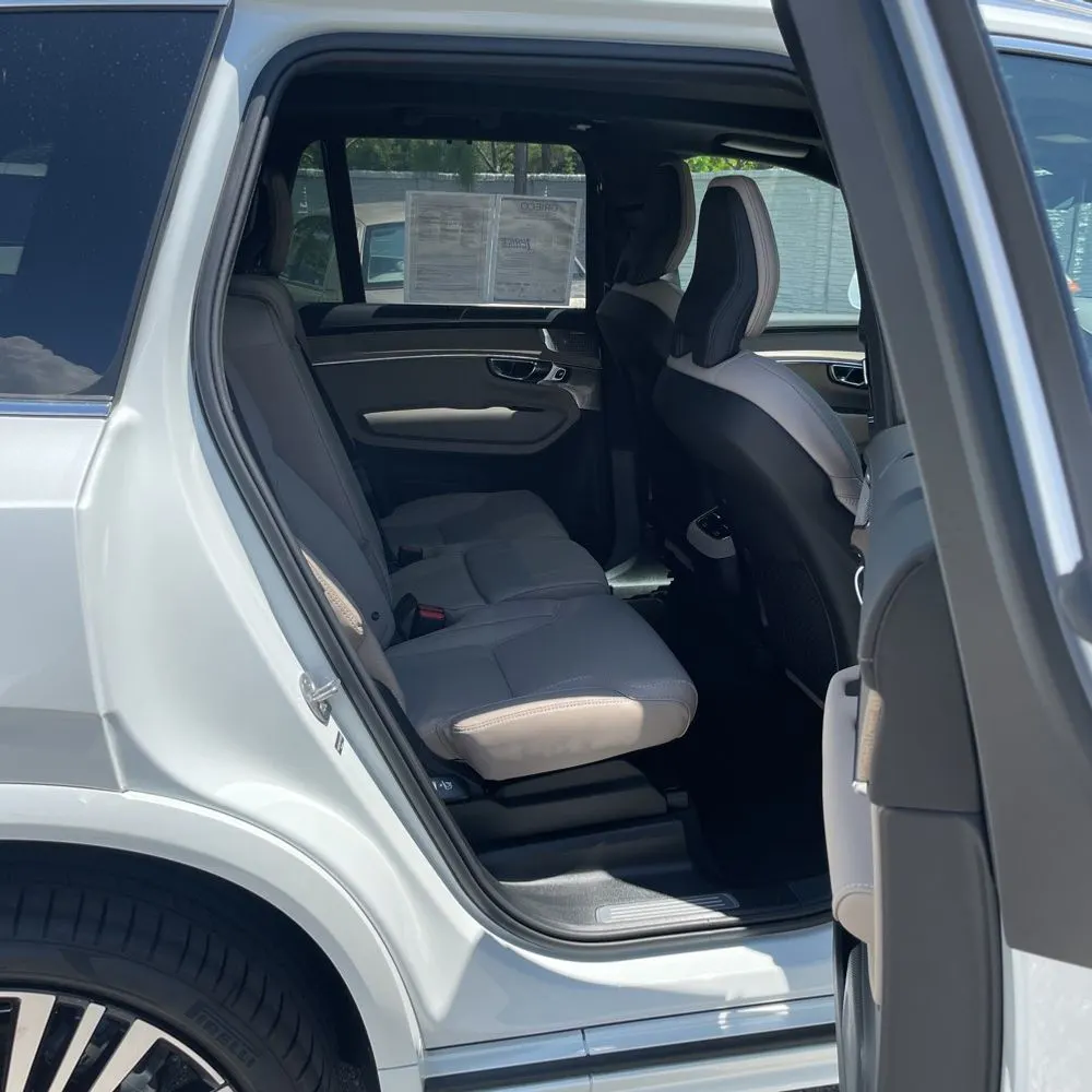 2025 Volvo XC90 B6 - Ultra